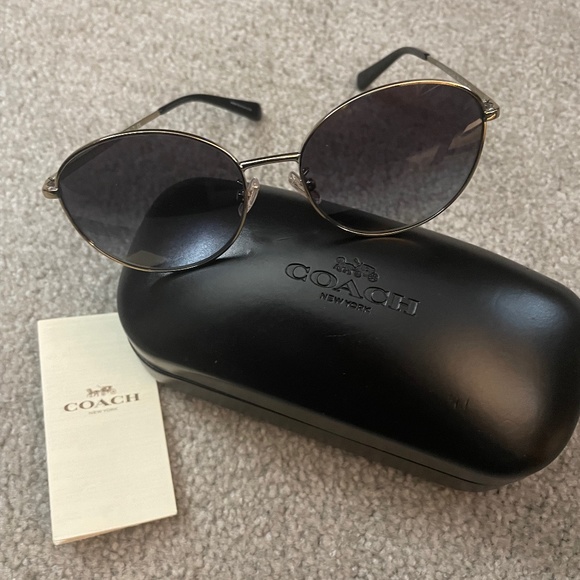 COACH AVIATOR SUNGLASSES - Picture 1 of 3